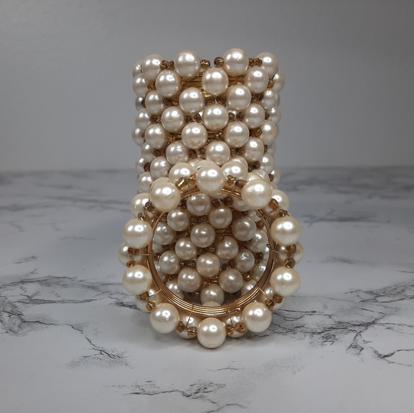 HERITAGE COLLECTION 6 PEARLIZED AND GOLD BEADED NAPKIN RINGS - Picture 3 of 8